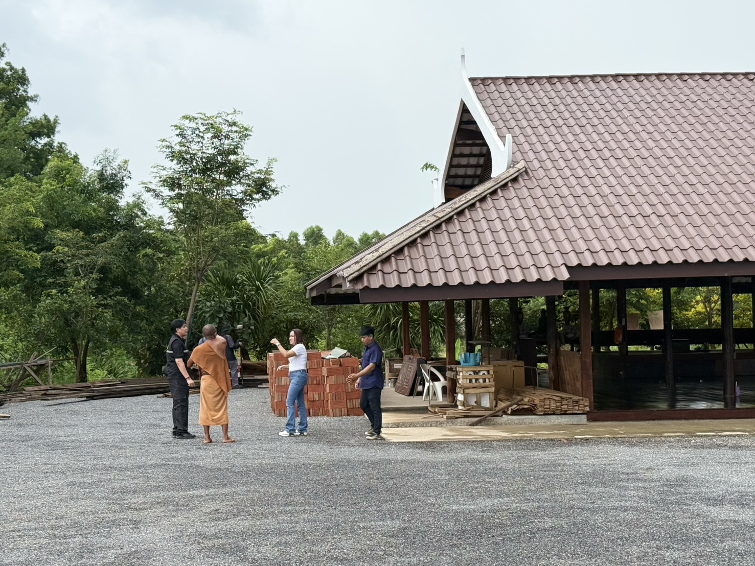 title - วันที่ 7 กรกฎาคม 2569 นายวิทูล ประดิษฐบุญ ปฏิรูปที่ดินจังหวัดปราจีนบุรี พร้อมด้วย เจ้าหน้าที่ ส.ป.ก.ปราจีนบุรี ลงพื้นที่ตรวจสอบ การขออนุญาตใช้วัดพุทธสถานทรัพยากรสวนป่านาดี